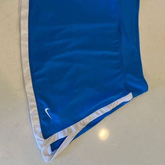 Nike Dri-Fit Girls' Athletic Skirt with Built-in Shorts Size M - Picture 3 of 5